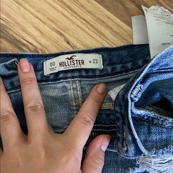 Shorts - Picture 3 of 3